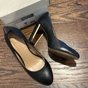 BANANA REPUBLIC Pascha Round-toe Pumps with Gold-Toned Chunky Heel